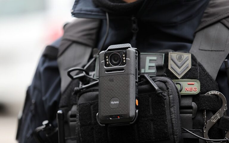 Πώς και πότε θα χρησιμοποιούν τις φορητές κάμερες οι Αστυνομικοί  (ΒΙΝΤΕΟ)
