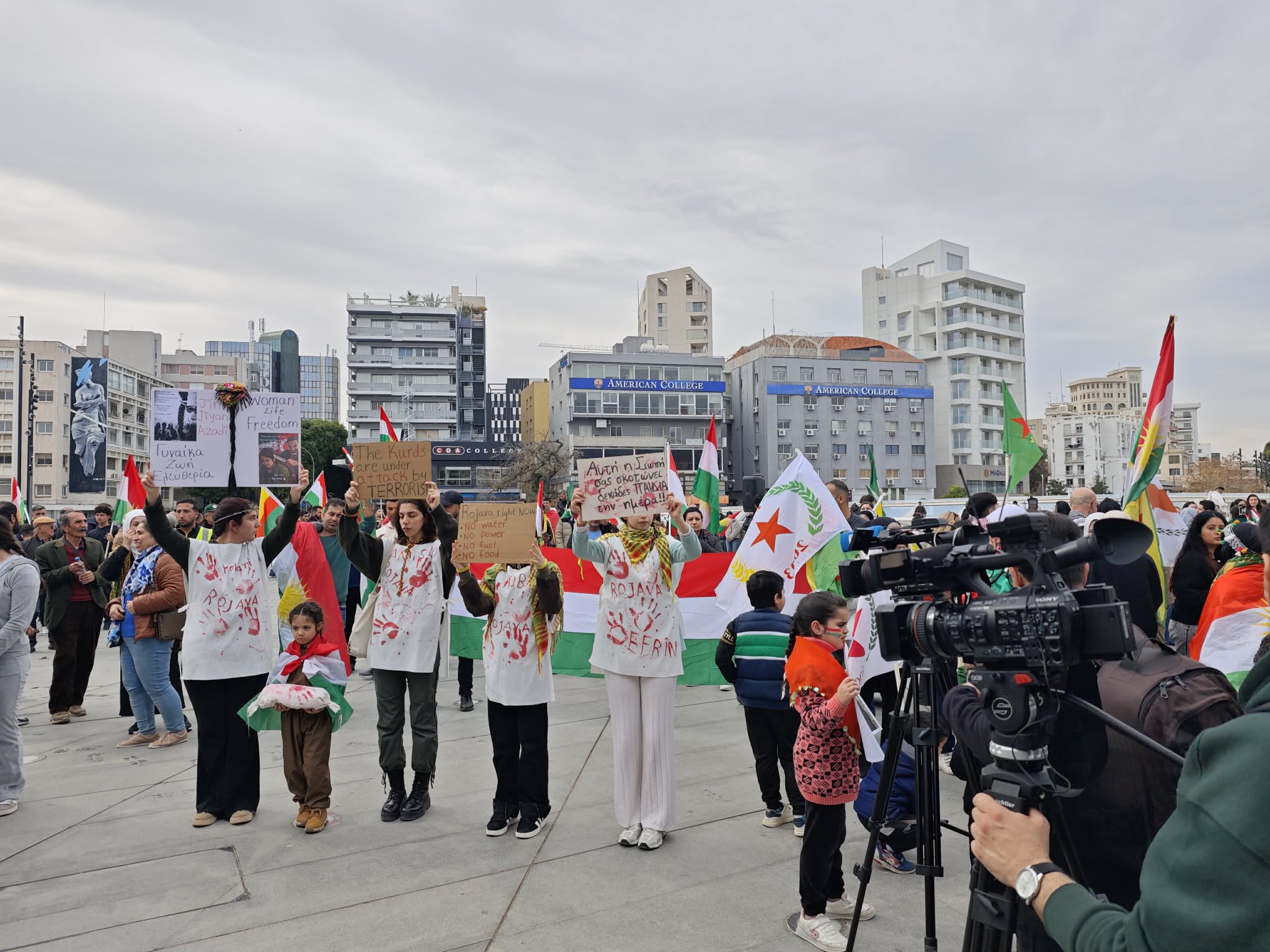Λευκωσία: Διαμαρτυρία PYD για στήριξη Κούρδων σε Κομπάνι-Βόρεια Συρία (ΦΩΤΟ)