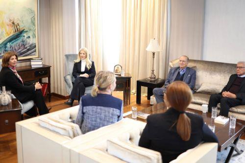 Συνάντηση ΠτΒ με Ολγκίν: «Απογοήτευση για τα μη αποτελέσματα τριμερούς»