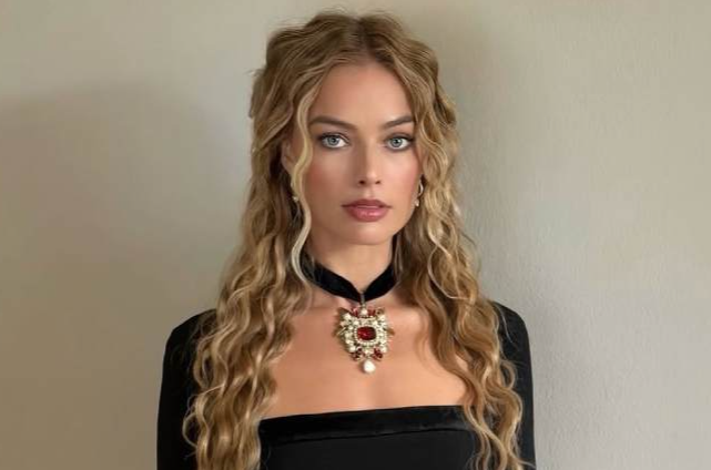 Margot Robbie: Στήριξη σε Victoria Beckham εν μέσω οικογενειακής διαμάχης