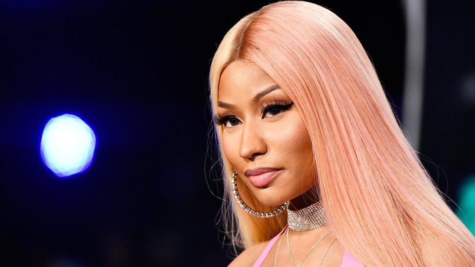 Nicki Minaj: Στο πλευρό του Donald Trump με εντυπωσιακό outfit