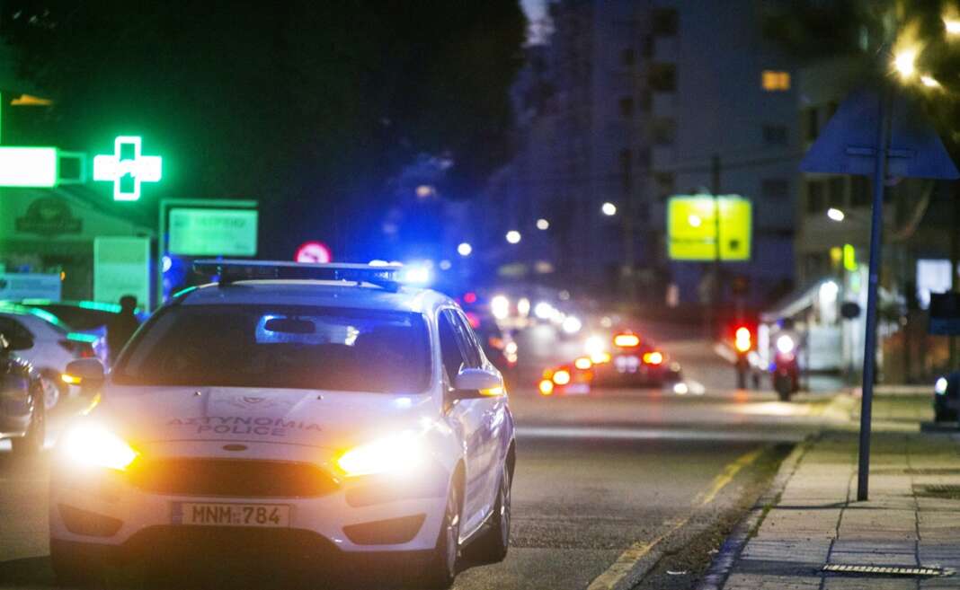 Λάρνακα: Χειροπέδες σε αστυνομικό - Φέρεται να έδωσε κινητό σε κρατούμενο