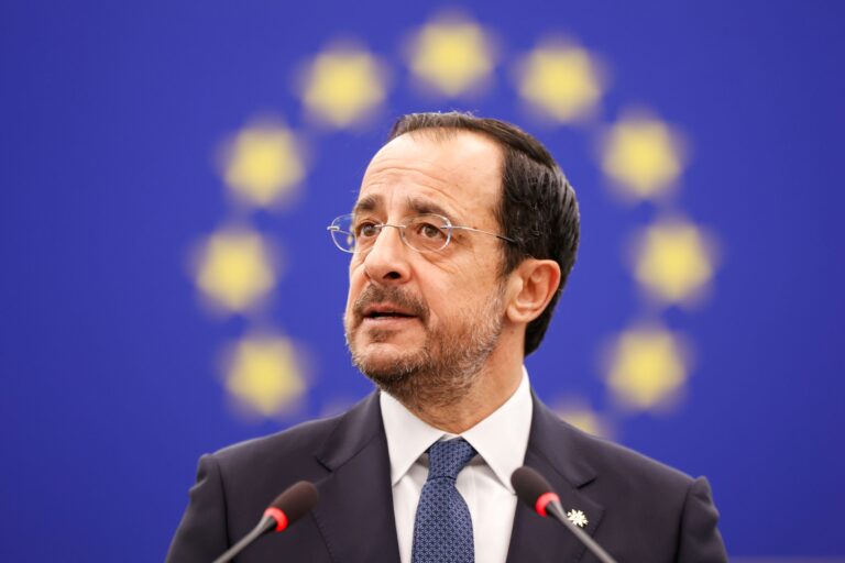 &Pi;ά&epsilon;&iota; &Kappa;&rho;&omicron;&alpha;&tau;ί&alpha; &gamma;&iota;&alpha; &tau;&omicron; &Sigma;&upsilon;&nu;έ&delta;&rho;&iota;&omicron; &tau;&omicron;&upsilon; &Epsilon;&Lambda;&Kappa; &omicron; &Pi;&tau;&Delta;