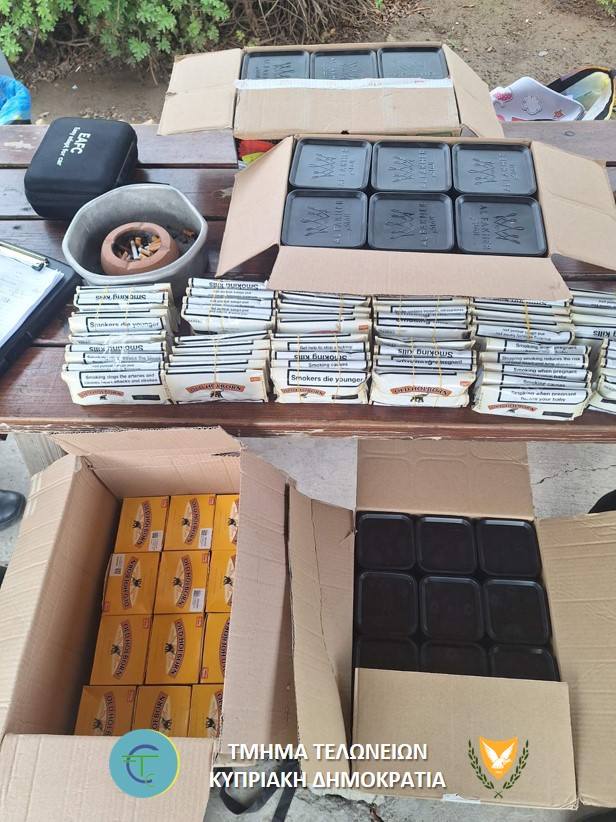 ΦΩΤΟ: Κατασχέθηκε μεγάλη ποσότητα καπνικών από τ/κ όχημα