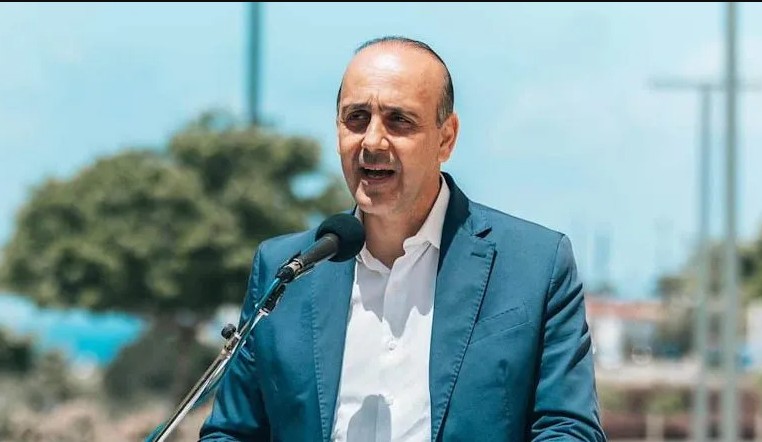 &Upsilon;&Pi;&Epsilon;&Sigma;: &Mu;&epsilon;&lambda;&epsilon;&tau;ά &alpha;&rho;&gamma;ί&alpha; &gamma;&iota;&alpha; &Phi;&alpha;ί&delta;&omega;&nu;&omicron;&sigmaf; &ndash; &Epsilon;&pi;&iota;&sigma;&tau;&omicron;&lambda;ή &sigma;&tau;&eta;&nu; &Alpha;&sigma;&tau;&upsilon;&nu;&omicron;&mu;ί&alpha;