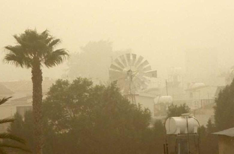 &laquo;&Pi;&nu;ί&gamma;&epsilon;&tau;&alpha;&iota;&raquo; &sigma;&tau;&eta; &sigma;&kappa;ό&nu;&eta; &eta; &Kappa;ύ&pi;&rho;&omicron;&sigmaf;, &alpha;&nu;&alpha;&lambda;&upsilon;&tau;&iota;&kappa;ά &omicron;&iota; &mu;&epsilon;&tau;&rho;ή&sigma;&epsilon;&iota;&sigmaf;-&Sigma;&upsilon;&sigma;&tau;ά&sigma;&epsilon;&iota;&sigmaf; &pi;&rho;&omicron;&sigmaf; &tau;&omicron; &kappa;&omicron;&iota;&nu;ό