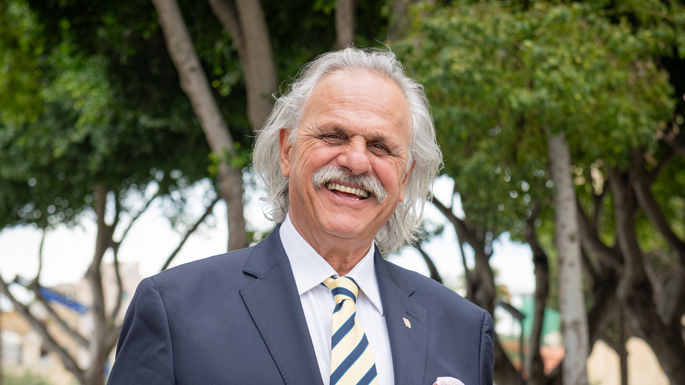 &Epsilon;&kappa;&tau;ό&sigmaf; &psi;&eta;&phi;&omicron;&delta;&epsilon;&lambda;&tau;ί&omicron;&upsilon; &tau;&omega;&nu; &Omicron;&iota;&kappa;&omicron;&lambda;ό&gamma;&omega;&nu; &omicron; &Mu;ί&lambda;&tau;&omicron;&sigmaf; &Pi;&alpha;&pi;&alpha;&delta;ό&pi;&omicron;&upsilon;&lambda;&omicron;&sigmaf;