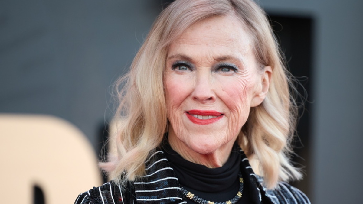 &Kappa;ά&theta;&rho;&iota;&nu; &Omicron;' &Chi;ά&rho;&alpha;: &Pi;έ&theta;&alpha;&nu;&epsilon; &sigma;&epsilon; &eta;&lambda;&iota;&kappa;ί&alpha; 71 &epsilon;&tau;ώ&nu; &eta; &delta;&iota;ά&sigma;&eta;&mu;&eta; &eta;&theta;&