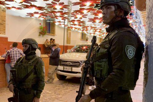 &Kappa;&omicron;&lambda;&omicron;&mu;&beta;ί&alpha;: &Epsilon;&pi;&alpha;&nu;&alpha;&pi;&alpha;&tau;&rho;ί&zeta;&epsilon;&iota; &alpha;&pi;&epsilon;&lambda;&alpha;&theta;έ&nu;&tau;&epsilon;&sigmaf; &alpha;&pi;ό &mu;&epsilon;&tau;&alpha;&nu;ά&sigma;&tau;&epsilon;&sigmaf; &pi;&rho;&iota;&nu; &tau;&eta;&nu; &sigma;&upsilon;&nu;ά&nu;&tau;&eta;&sigma;&eta; &Tau;&rho;&alpha;&mu;&pi;