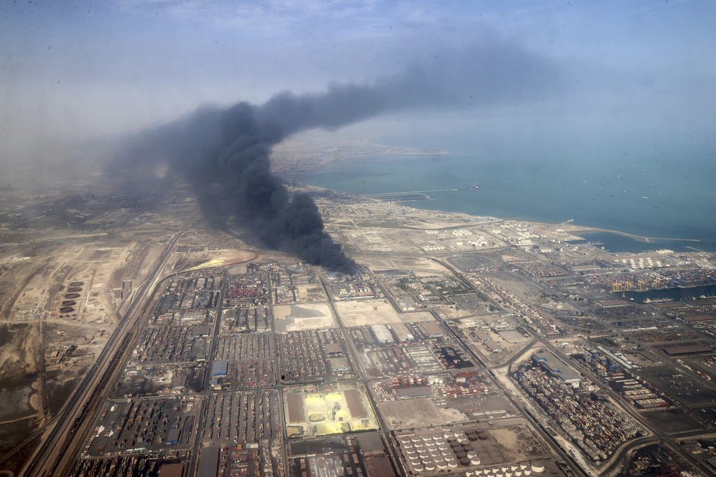 &Epsilon;&kappa;&rho;ή&xi;&epsilon;&iota;&sigmaf; &sigma;&tau;&omicron; &Iota;&rho;ά&nu;: &Pi;έ&nu;&tau;&epsilon; &omicron;&iota; &nu;&epsilon;&kappa;&rho;&omicron;ί - &Mu;&epsilon;&tau;&alpha;&xi;ύ &tau;&omicron;&upsilon;&sigmaf; &kappa;&alpha;&iota; έ&nu;&alpha; 4&chi;&rho;&omicron;&nu;&omicron; &kappa;&omicron;&rho;&iota;&tau;&sigma;ά&kappa;&iota;