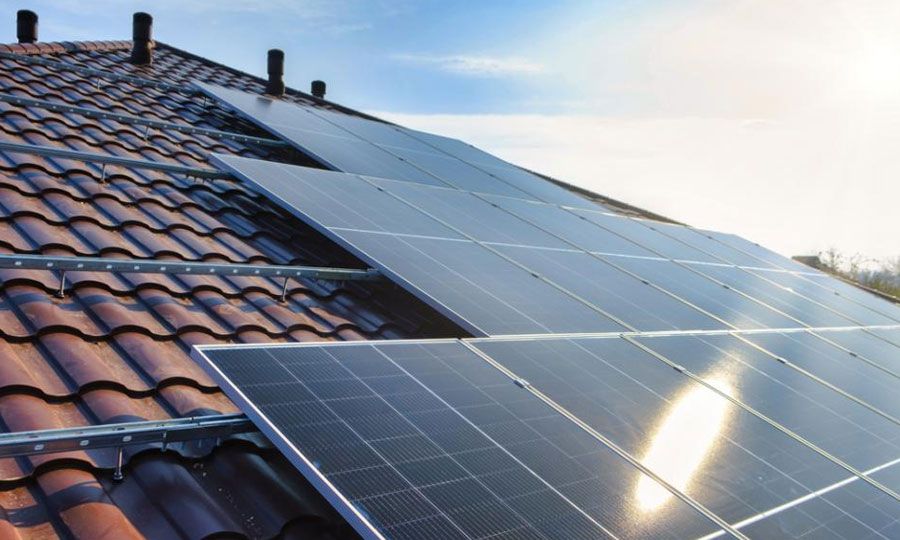 Στην Ολομέλεια τρεις προτάσεις νόμου για αδειοδοτήσεις ΑΠΕ