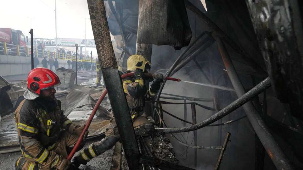 Ιράν: Υπό έλεγχο η μεγάλη πυρκαγιά σε αγορά της Τεχεράνης