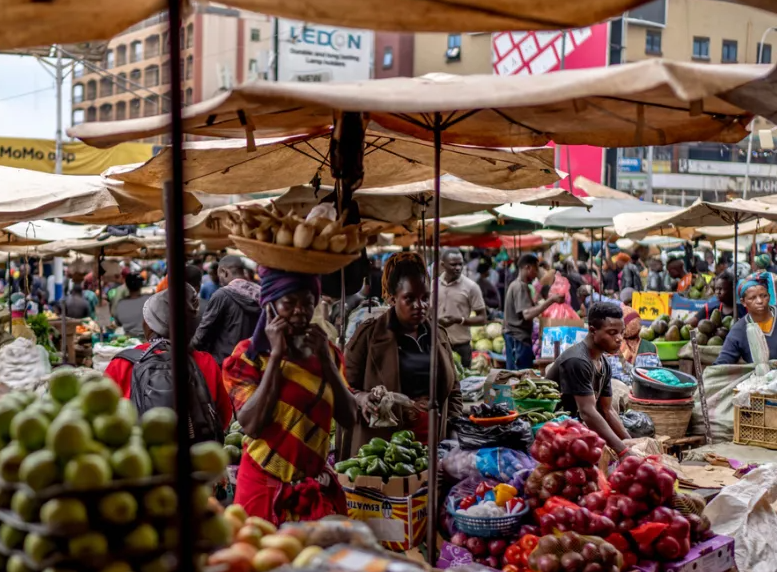 Τραμπ: Επαναφέρει σε ισχύ συμφωνία για εμπορία προϊόντων από χώρες της Αφρικής
