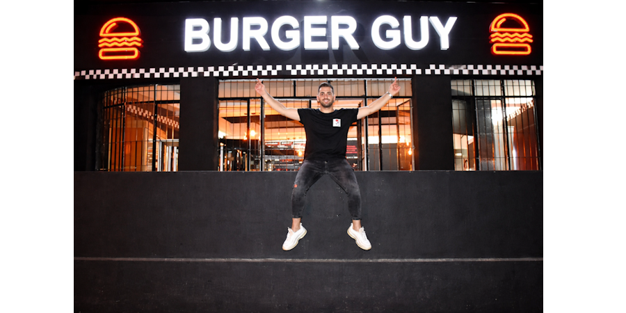 Burger Guy: Το success story που ξεκίνησε από ένα καφενείο