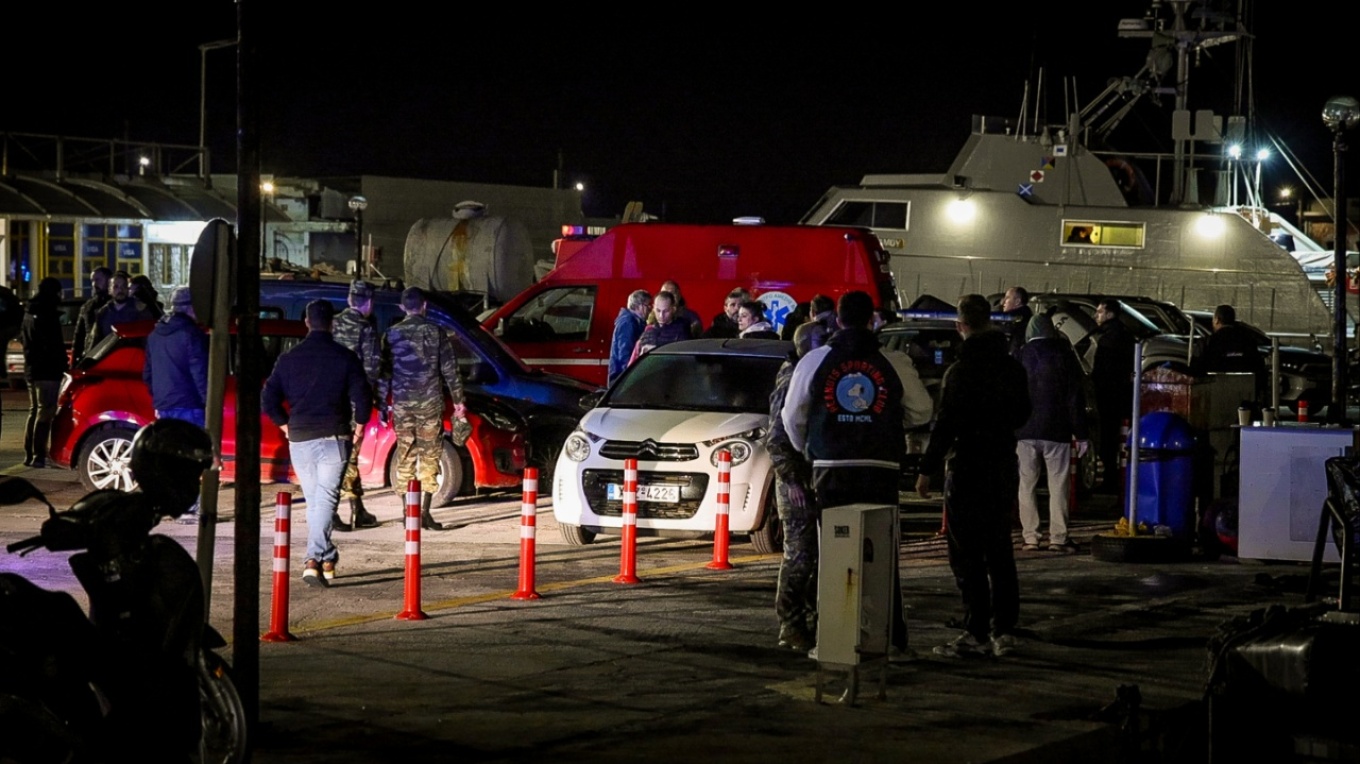 Τραγωδία στη Χίο: ΕΔΕ για το πολύνεκρο ναυάγιο - Φόβοι για 40 επιβαίνοντες