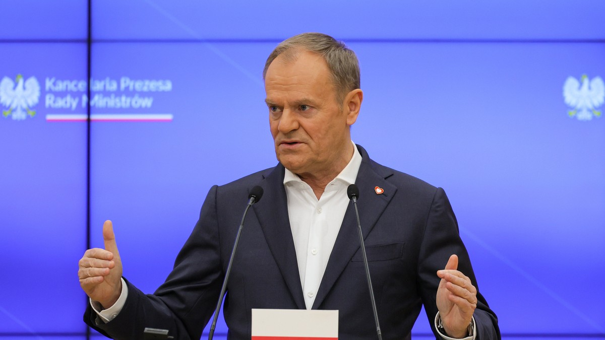 Τουσκ: Επισκέπτεται την Ουκρανία εν μέσω ρωσικών πληγμάτων σε σιδηρόδρομους