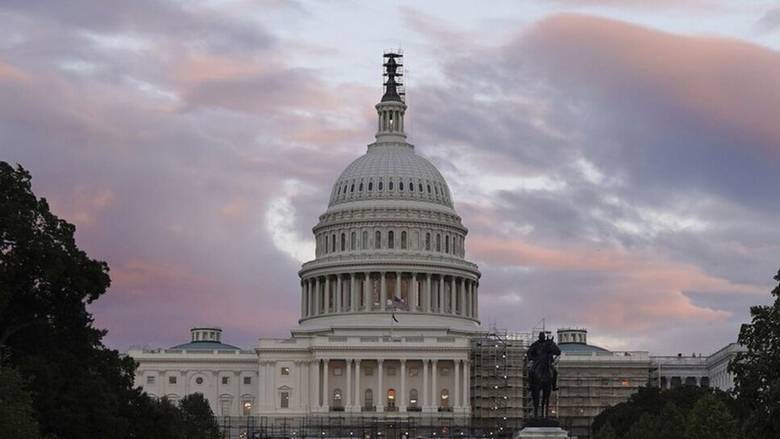 WSJ: Ο Τραμπ θέλει να απολύει εύκολα ανώτερους ομοσπονδιακούς υπαλλήλους