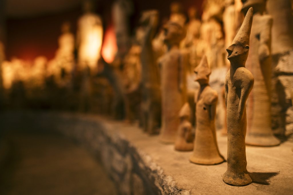 Λίθινα εργαλεία, χάντρες, όστρεα και οστά πέραν των 8.000 ετών στη Δρούσεια