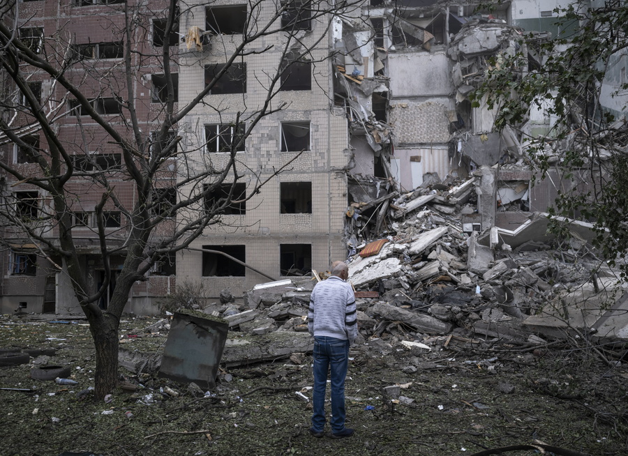 &Zeta;&alpha;&pi;&omicron;&rho;ί&zeta;&iota;&alpha;: &Zeta;&epsilon;&upsilon;&gamma;ά&rho;&iota; &sigma;&kappa;&omicron;&tau;ώ&theta;&eta;&kappa;&epsilon; ό&tau;&alpha;&nu; &rho;&omega;&sigma;&iota;&kappa;ό drone έ&pi;&lambda;&eta;&xi;&epsilon; &tau;&omicron; &sigma;&pi;ί&tau;&iota; &tau;&omicron;&upsilon;