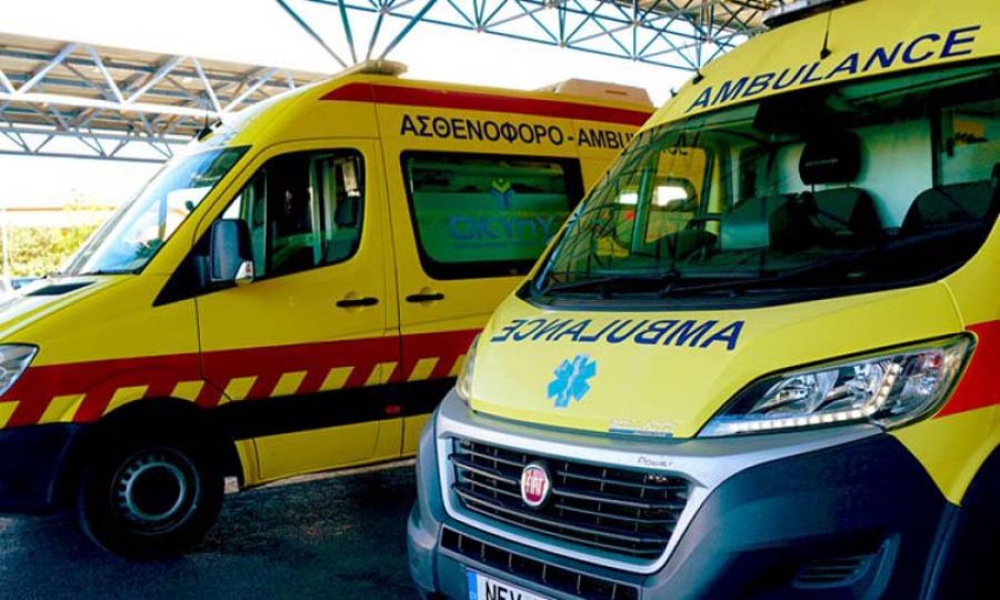 &Delta;&iota;&alpha;&sigma;&omega;&lambda;&eta;&nu;&omega;&mu;έ&nu;&omicron;&sigmaf; &omicron; 17&chi;&rho;&omicron;&nu;&omicron;&sigmaf;-&Pi;έ&rho;&alpha;&sigma;&epsilon; &mu;&epsilon; &kappa;ό&kappa;&kappa;&iota;&nu;&omicron;, &omicron;&delta;&eta;&gamma;&omicron;ύ&sigma;&epsilon; &mu;&epsilon; &upsilon;&pi;&epsilon;&rho;&beta;&omicron;&lambda;&iota;&kappa;ή &tau;&alpha;&chi;ύ&tau;&eta;&tau;&alpha;