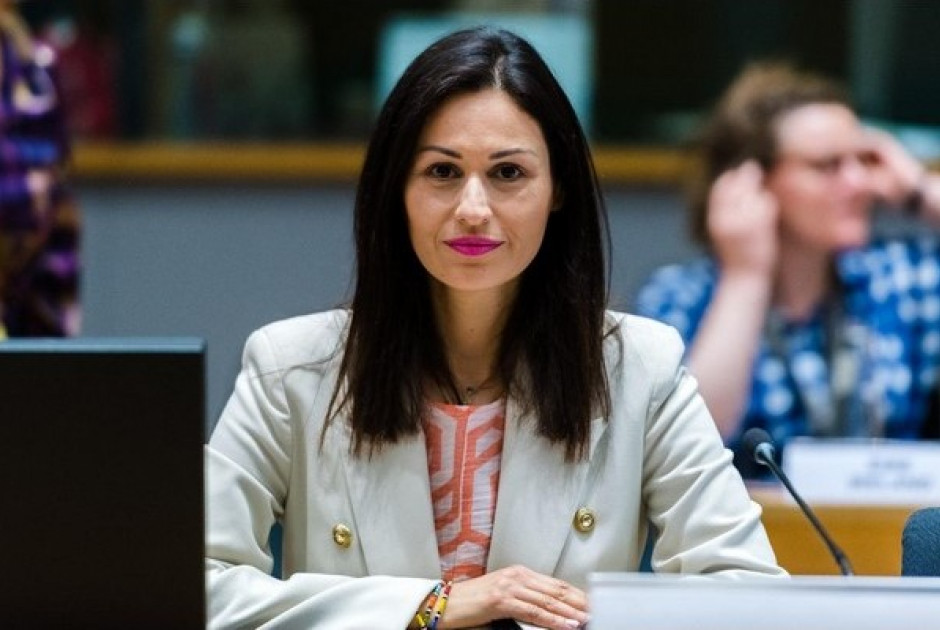 &Pi;&alpha;&nu;&alpha;&gamma;&iota;ώ&tau;&omicron;&upsilon;: &Eta; &kappa;&lambda;&iota;&mu;&alpha;&tau;&iota;&kappa;ή &alpha;&nu;&theta;&epsilon;&kappa;&tau;&iota;&kappa;ό&tau;&eta;&tau;&alpha; &nu;&alpha; &epsilon;&nu;&sigma;&omega;&mu;&alpha;&tau;ώ&nu;&epsilon;&tau;&alpha;&iota; &sigma;&epsilon; &kappa;ά&theta;&epsilon; &pi;&omicron;&lambda;&iota;&tau;&iota;&kappa;ή