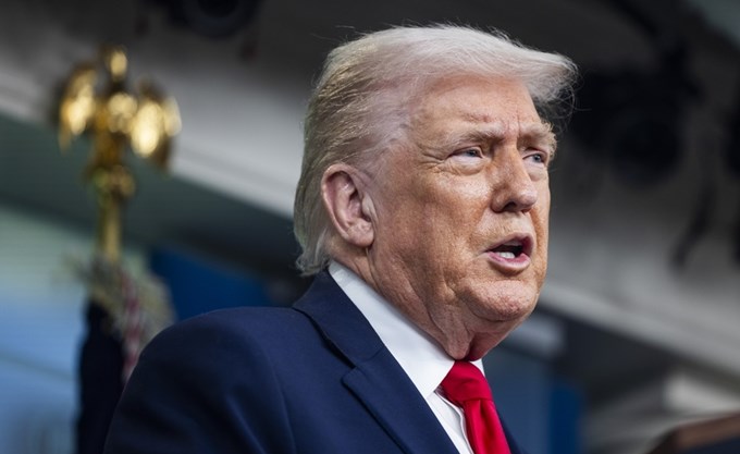 Τραμπ: Ζήτησε να δοθεί το όνομα του σε αεροδρόμιο και σιδηροδρομικό σταθμό