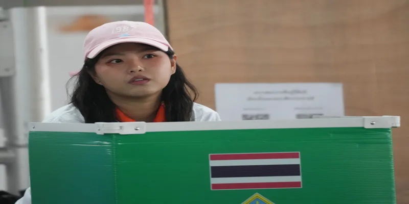 Ταϊλάνδη: Το κόμμα του πρωθυπουργού μπορεί να έρθει πρώτο στις εκλογές