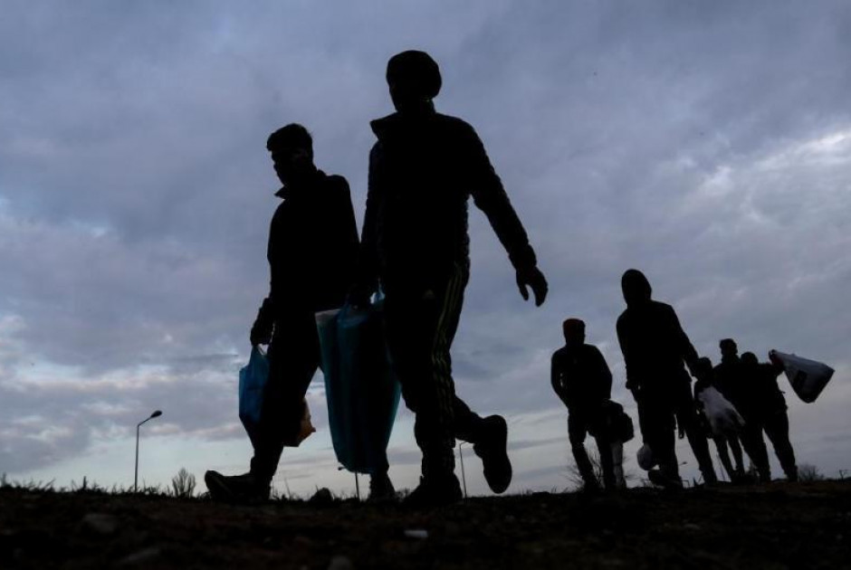 &Nu;&iota;&gamma;&eta;&rho;&iota;&alpha;&nu;ό&sigmaf; &pi;ή&rho;&epsilon; &euro;1500 &gamma;&iota;&alpha; &nu;&alpha; &phi;ύ&gamma;&epsilon;&iota; &alpha;&pi;ό &Kappa;ύ&pi;&rho;&omicron;, &alpha;&lambda;&lambda;ά &epsilon;&pi;έ&sigma;&tau;&rho;&epsilon;&psi;&epsilon; &alpha;&pi;ό &tau;&alpha; &kappa;&alpha;&tau;&epsilon;&chi;ό&mu;&epsilon;&nu;&alpha;