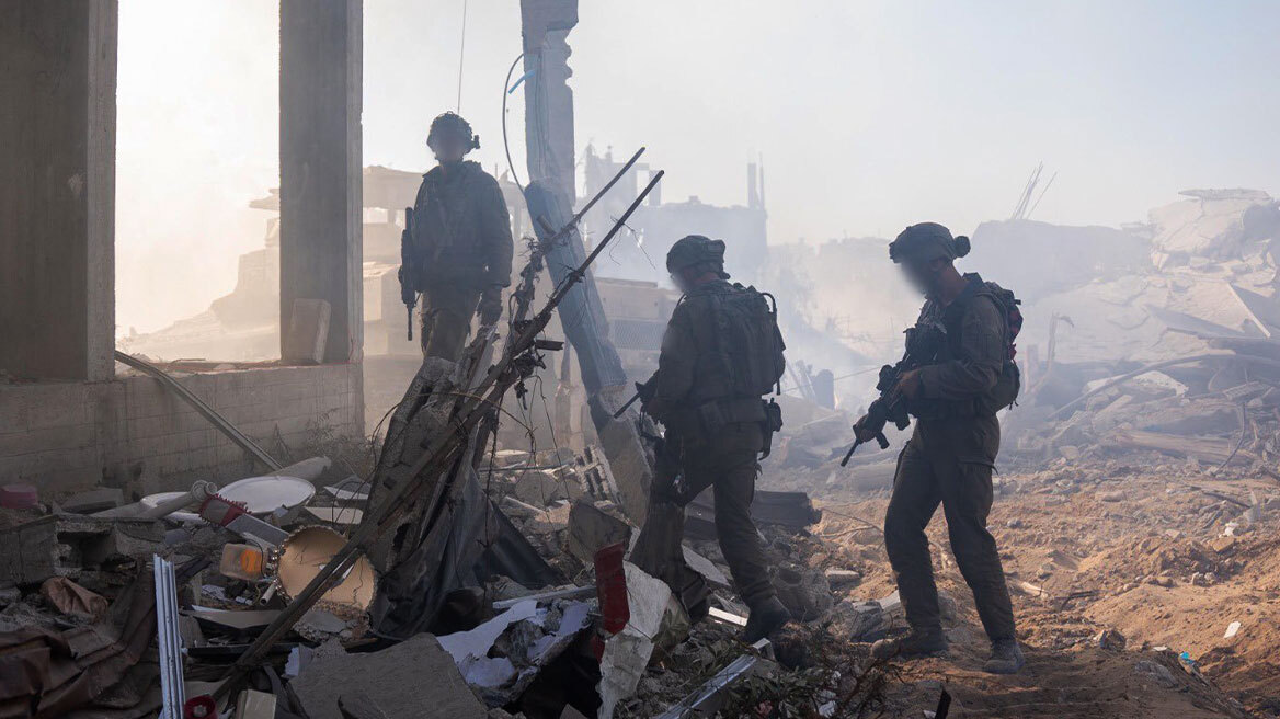 &Rho;ά&phi;&alpha;: &Tau;έ&sigma;&sigma;&epsilon;&rho;&epsilon;&iota;&sigmaf; &tau;&rho;&omicron;&mu;&omicron;&kappa;&rho;ά&tau;&epsilon;&sigmaf; έ&pi;&epsilon;&sigma;&alpha;&nu; &alpha;&pi;ό &iota;&sigma;&rho;&alpha;&eta;&lambda;&iota;&nu;ά &pi;&upsilon;&rho;ά - Έ&beta;&gamma;&alpha;&iota;&nu;&alpha;&nu; &alpha;&pi;ό &tau;&omicron;ύ&nu;&epsilon;&lambda;