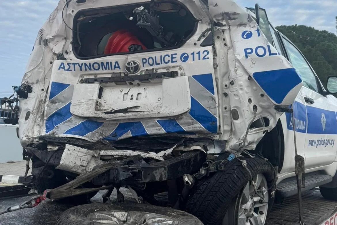 Μπορούν οι αστυνομικοί να παρκάρουν στον αυτο/δρομο για τροχαίους ελέγχους;