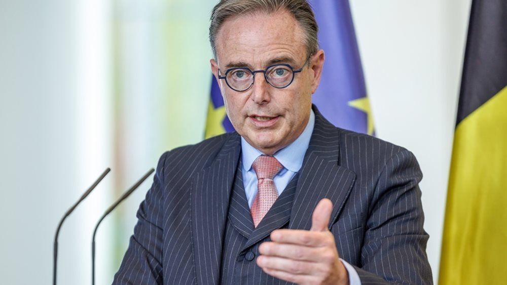 Βρυξέλλες: Πάνω από 600 μέρες ακυβερνησίας- Ακατανόητη κατάσταση για τον Βέβερ