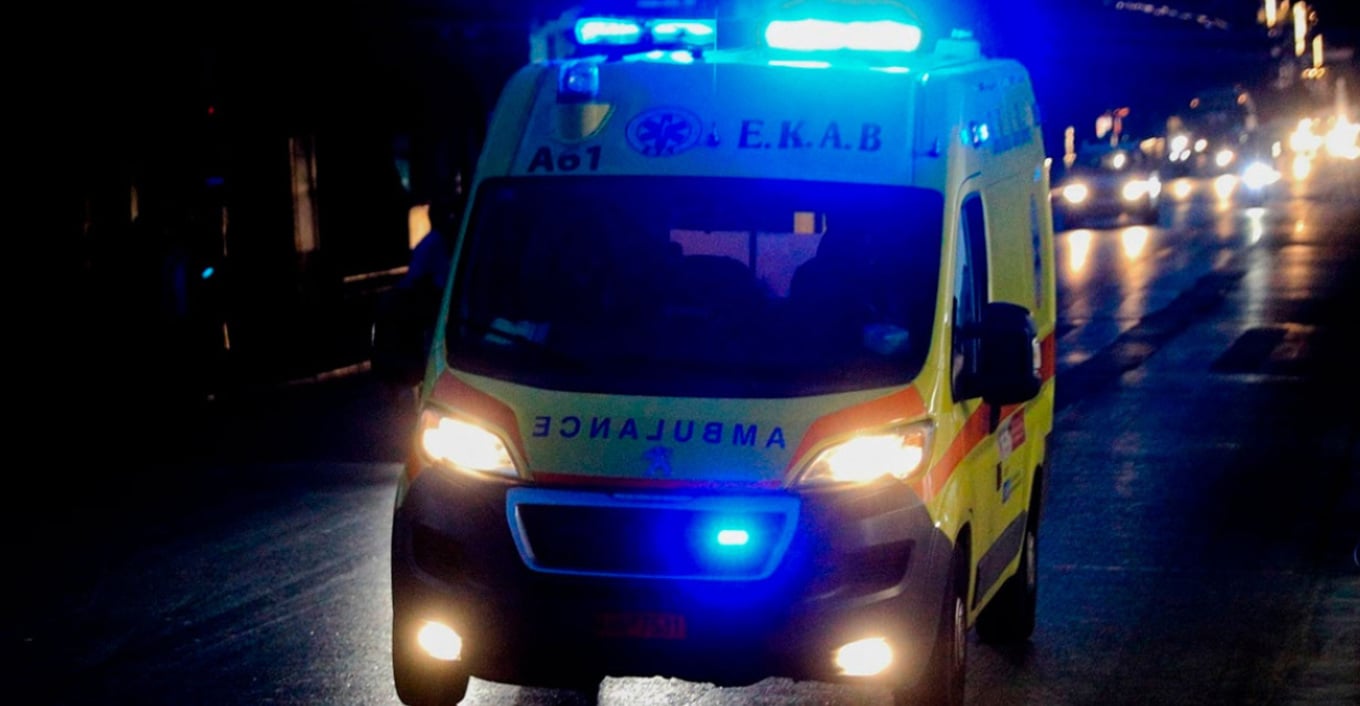 &Tau;&rho;&alpha;&gamma;&omega;&delta;ί&alpha; &sigma;&tau;&eta;&nu; &Epsilon;&lambda;&epsilon;&upsilon;&sigma;ί&nu;&alpha;: &Sigma;&kappa;ό&tau;&omega;&sigma;&epsilon; &tau;&eta; &mu;&eta;&tau;έ&rho;&alpha; &tau;&eta;&sigmaf; &epsilon;&nu;ώ &pi;&rho;&omicron;&sigma;&pi;&alpha;&theta;&omicron;ύ&sigma;&epsilon; &nu;&alpha; &pi;&alpha;&rho;&kappa;ά&rho;&epsilon;&iota;