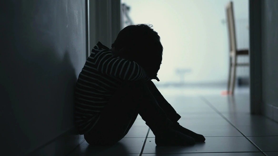 Υπόθεση σοκ στη Γαλλία: Πρώην εκπαιδευτικός ύποπτος για κακοποίηση 89 ανηλίκων