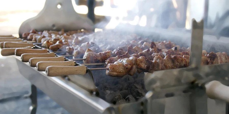 Σκόνη, βροχές και ισχυρά μποφόρ - Ο καιρός την Τσικνοπέμπτη