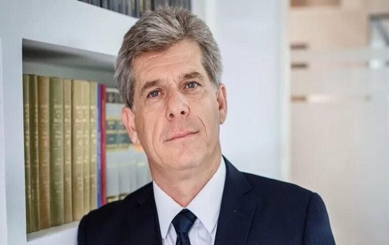 &Tau;&iota;&sigmaf; &pi;&rho;&omicron;&tau;ά&sigma;&epsilon;&iota;&sigmaf; &Pi;&Delta;&Sigma; &gamma;&iota;&alpha; &epsilon;&pi;&epsilon;&nu;&delta;ύ&sigma;&epsilon;&iota;&sigmaf; &pi;&alpha;&rho;έ&theta;&epsilon;&sigma;&epsilon; &sigma;&epsilon; &sigma;&upsilon;&nu;έ&delta;&rho;&iota;&omicron; &sigma;&tau;&eta; &Lambda;&epsilon;&upsilon;&kappa;&omega;&sigma;ί&alpha; &omicron; &Beta;&omicron;&rho;&kappa;ά&sigmaf;