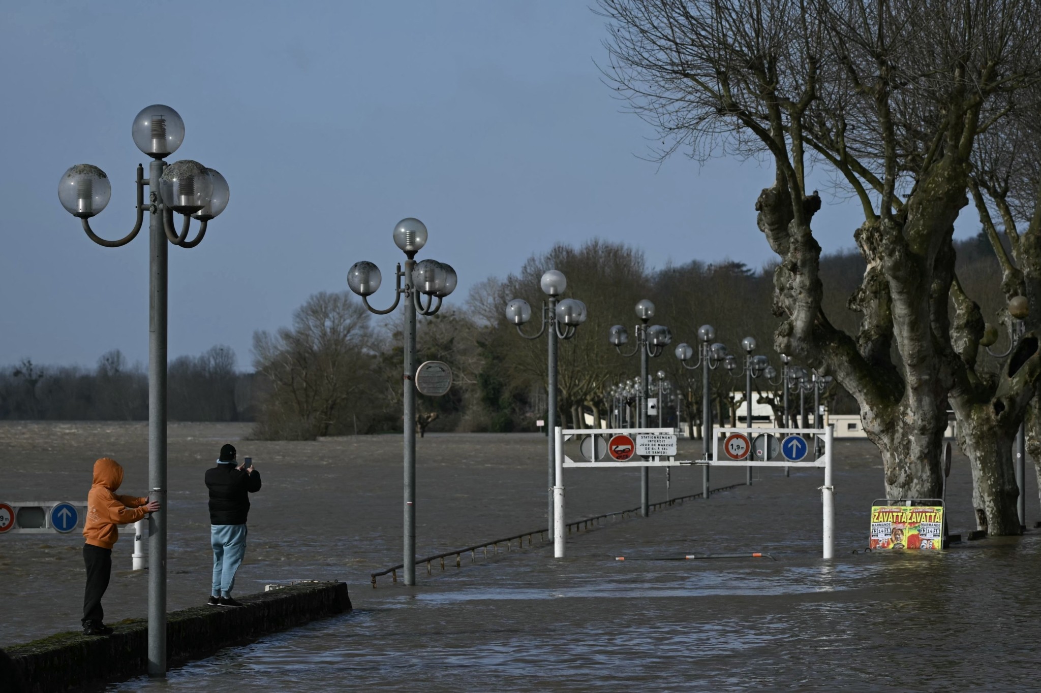 Καταιγίδα Νιλς: Συνεχίζει να σαρώνει την Ισπανία και Γαλλία - Ακόμη 3 νεκροί