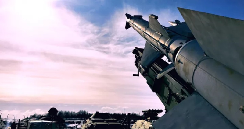 Bloomberg: Η Eυρώπη εξετάζει την ανάπτυξη πυρηνικού οπλοστασίου