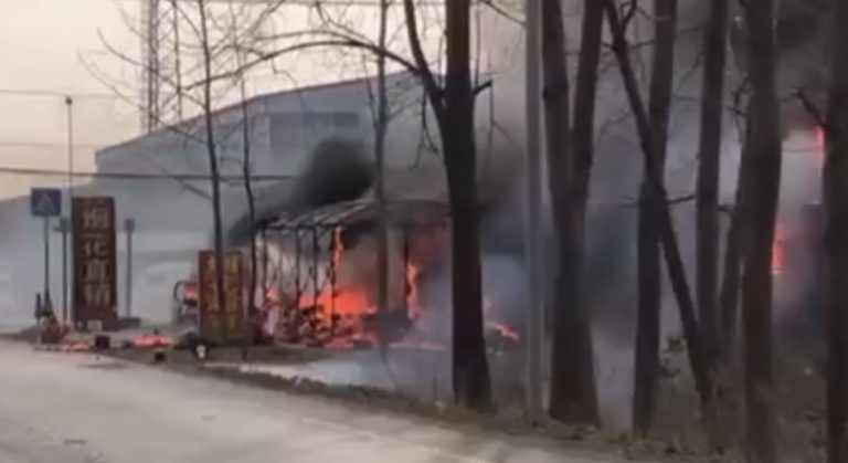 Έκρηξη σε κατάστημα πυροτεχνημάτων στην Κίνα - Τουλάχιστον οκτώ νεκροί (vids)