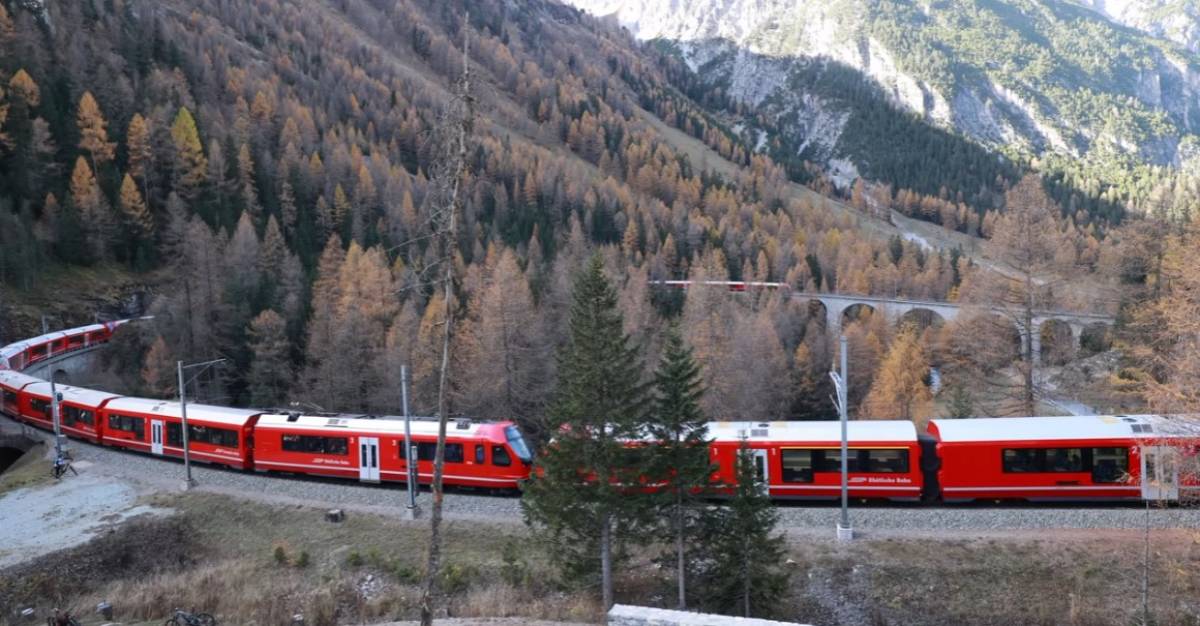 Ελβετία: Εκτροχιάστηκε αμαξοστοιχία - «Πιθανόν» να υπάρχουν τραυματίες