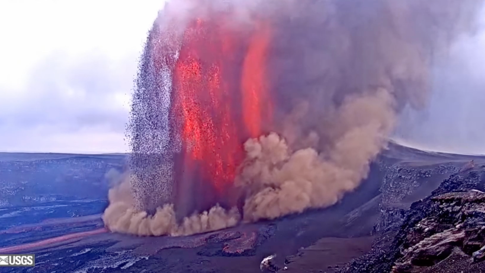 ΒΙΝΤΕΟ: Εξερράγη ξανά το Κιλαουέα - Στα 400 μέτρα οι πίδακες της λάβας