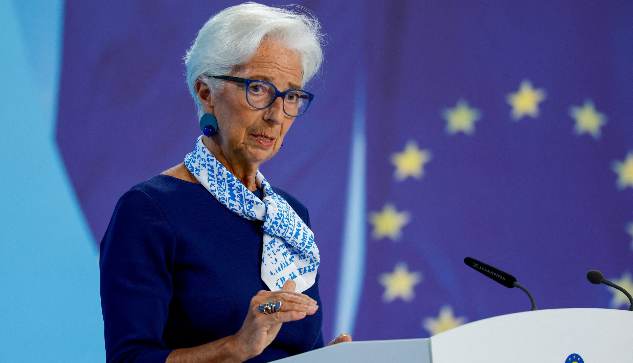 FT: &Eta; &Lambda;&alpha;&gamma;&kappa;ά&rho;&nu;&tau; &theta;έ&lambda;&epsilon;&iota; &nu;&alpha; &epsilon;&gamma;&kappa;&alpha;&tau;&alpha;&lambda;&epsilon;ί&psi;&epsilon;&iota; &epsilon;&nu;ό&psi;&epsilon;&iota; &pi;&rho;&omicron;&epsilon;&delta;&rho;&iota;&kappa;ώ&nu; &epsilon;&kappa;&lambda;&omicron;&gamma;ώ&nu; &sigma;&tau;&eta; &Gamma;&alpha;&lambda;&lambda;ί&alpha;