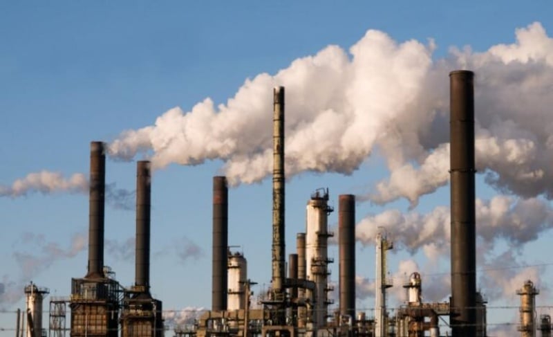 Eurostat: ​​​​​​​&Eta; &Kappa;ύ&pi;&rho;&omicron;&sigmaf; &kappa;&alpha;&tau;έ&gamma;&rho;&alpha;&psi;&epsilon; 14,8 &tau;ό&nu;&omicron;&upsilon;&sigmaf; CO2 &alpha;&nu;ά &kappa;ά&tau;&omicron;&iota;&kappa;&omicron; &gamma;&iota;&alpha; 2023