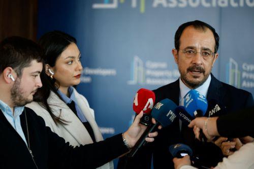 &Pi;&tau;&Delta;: &Omicron; &alpha;&theta;&lambda;&eta;&tau;&iota;&sigma;&mu;ό&sigmaf; &sigma;&tau;&eta;&nu; &Kappa;ύ&pi;&rho;&omicron; &sigma;&eta;&mu;&epsilon;&iota;ώ&nu;&epsilon;&iota; &sigma;&tau;&alpha;&theta;&epsilon;&rho;ά &beta;ή&mu;&alpha;&tau;&alpha; &alpha;&nu;ά&pi;&tau;&upsilon;&xi;&eta;&sigmaf;