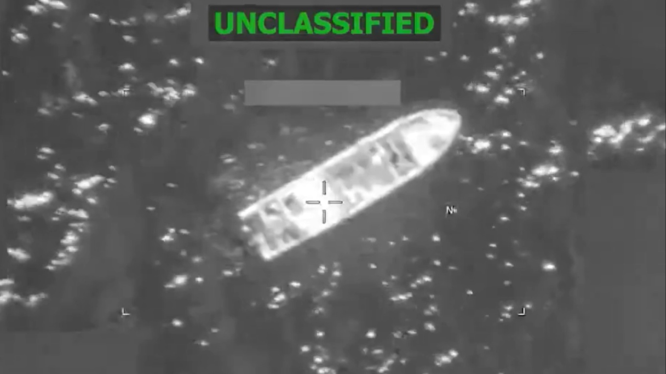 Τρεις νεκροί από αεροπορικό πλήγμα σε ταχύπλοο στον ανατολικό Ειρηνικό (vid)