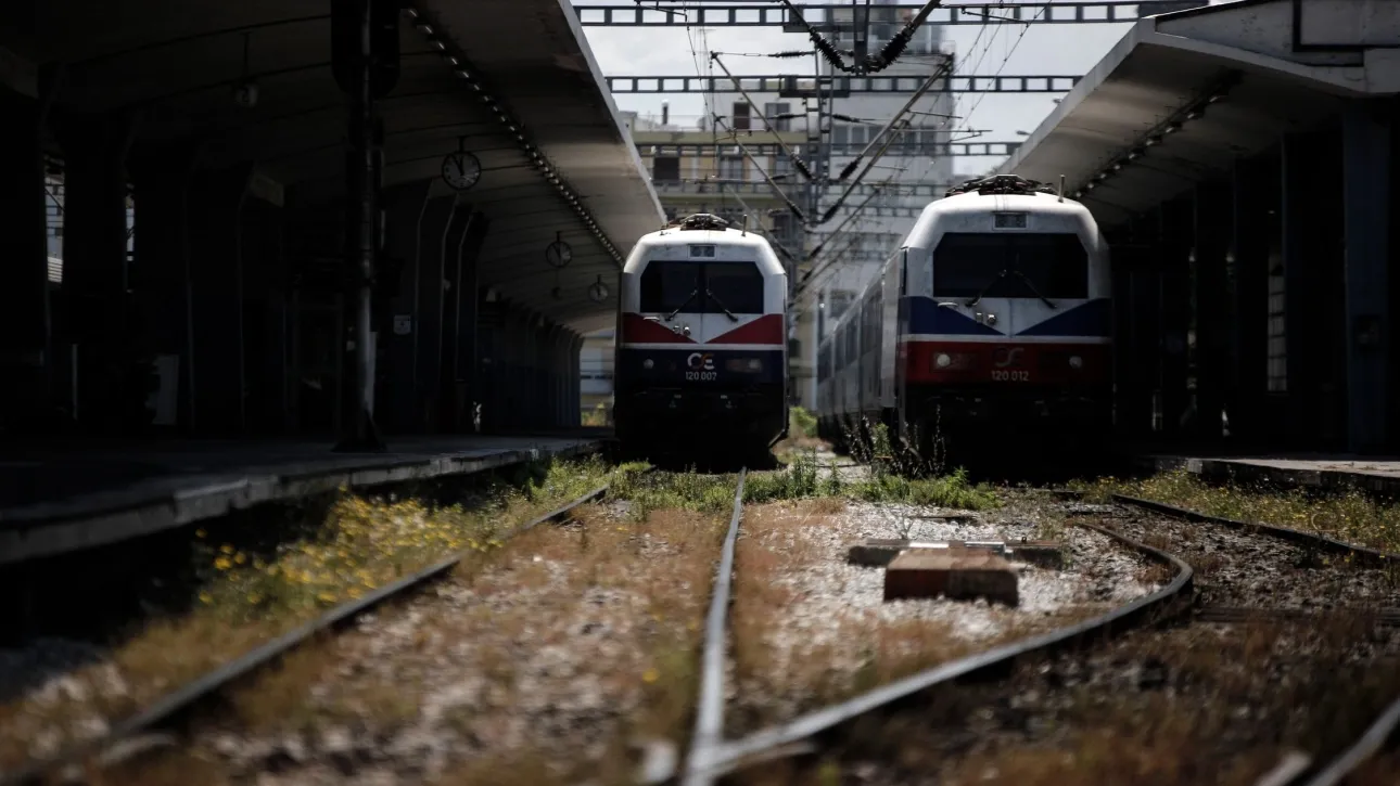 Ελλάδα: Αμαξοστοιχία προσέκρουσε σε αυτοκίνητο – Δεν υπήρξαν τραυματίες