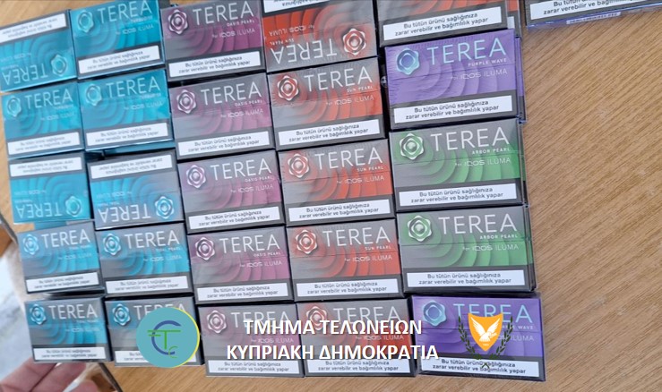ΦΩΤΟ: Κατασχέθηκαν δεκάδες ηλεκτρονικά τσιγάρα και προϊόντα κάνναβης