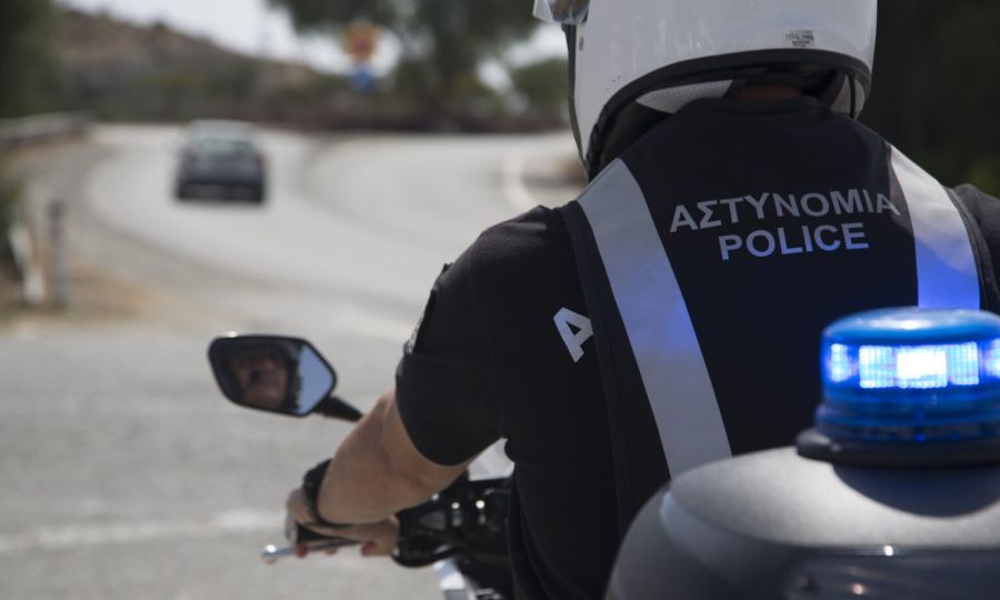 &Lambda;ά&rho;&nu;&alpha;&kappa;&alpha;: &Pi;&alpha;&rho;&alpha;&delta;έ&chi;&theta;&eta;&kappa;&epsilon; &epsilon;&nu;&omicron;&chi;ή &gamma;&iota;&alpha; &kappa;&lambda;&omicron;&pi;ή &kappa;&alpha;&iota; &kappa;&alpha;&tau;&omicron;&nu;ό&mu;&alpha;&sigma;&epsilon; &tau;&omicron;&upsilon;&sigmaf; &sigma;&upsilon;&nu;&epsilon;&rho;&gamma;&omicron;ύ&sigmaf; &omicron; 17&chi;&rho;&omicron;&nu;&omicron;&sigmaf;