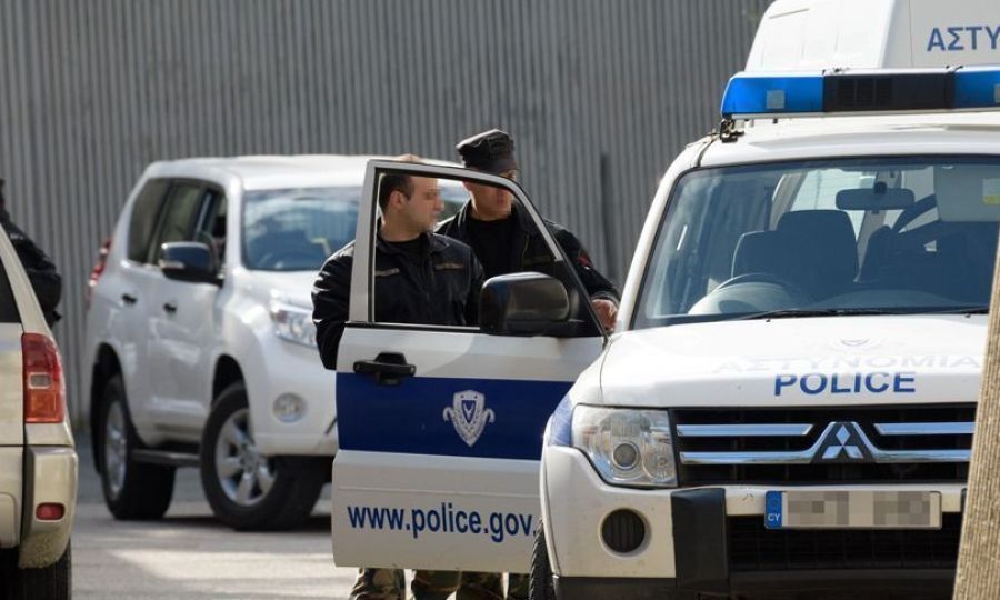 &Tau;&rho;&epsilon;&iota;&sigmaf; &omicron;&iota; &sigma;&upsilon;&lambda;&lambda;ή&psi;&epsilon;&iota;&sigmaf; &gamma;&iota;&alpha; &tau;&eta;&nu; &kappa;&lambda;&omicron;&pi;ή &kappa;&upsilon;&nu;&eta;&gamma;&epsilon;&tau;&iota;&kappa;ώ&nu; &kappa;&alpha;&iota; 70.000 &alpha;&pi;ό &sigma;&pi;ί&tau;&iota; &sigma;&tau;&eta; &Lambda;ά&rho;&nu;&alpha;&kappa;&alpha;