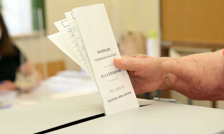 Στις €25.000, συν €5.000 προσωπικά έξοδα, το όριο δαπανών υποψήφιου βουλευτή