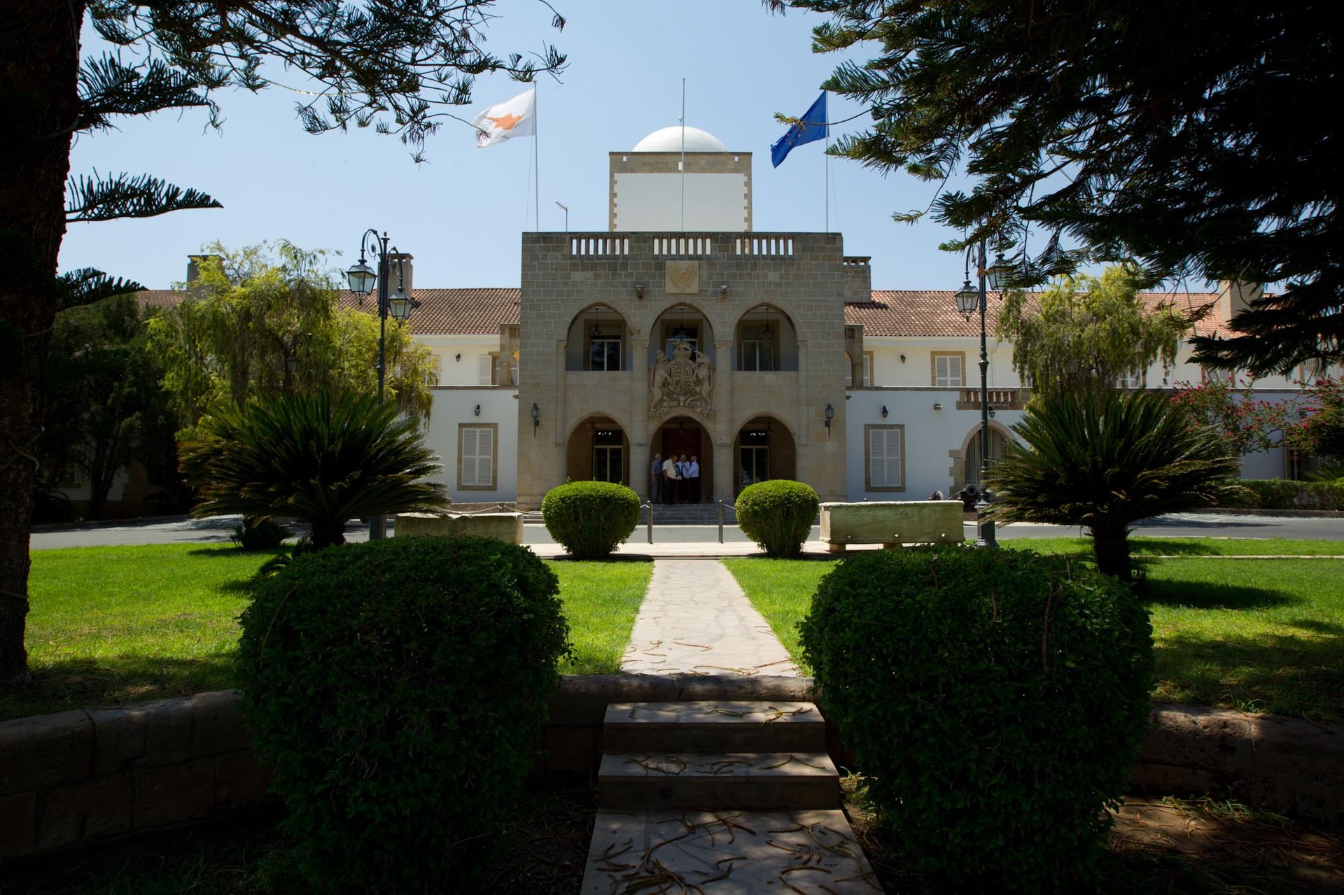 ΚΕ: Σταθερή η στήριξη προς την κυριαρχία και ανεξαρτησία της Ουκρανίας